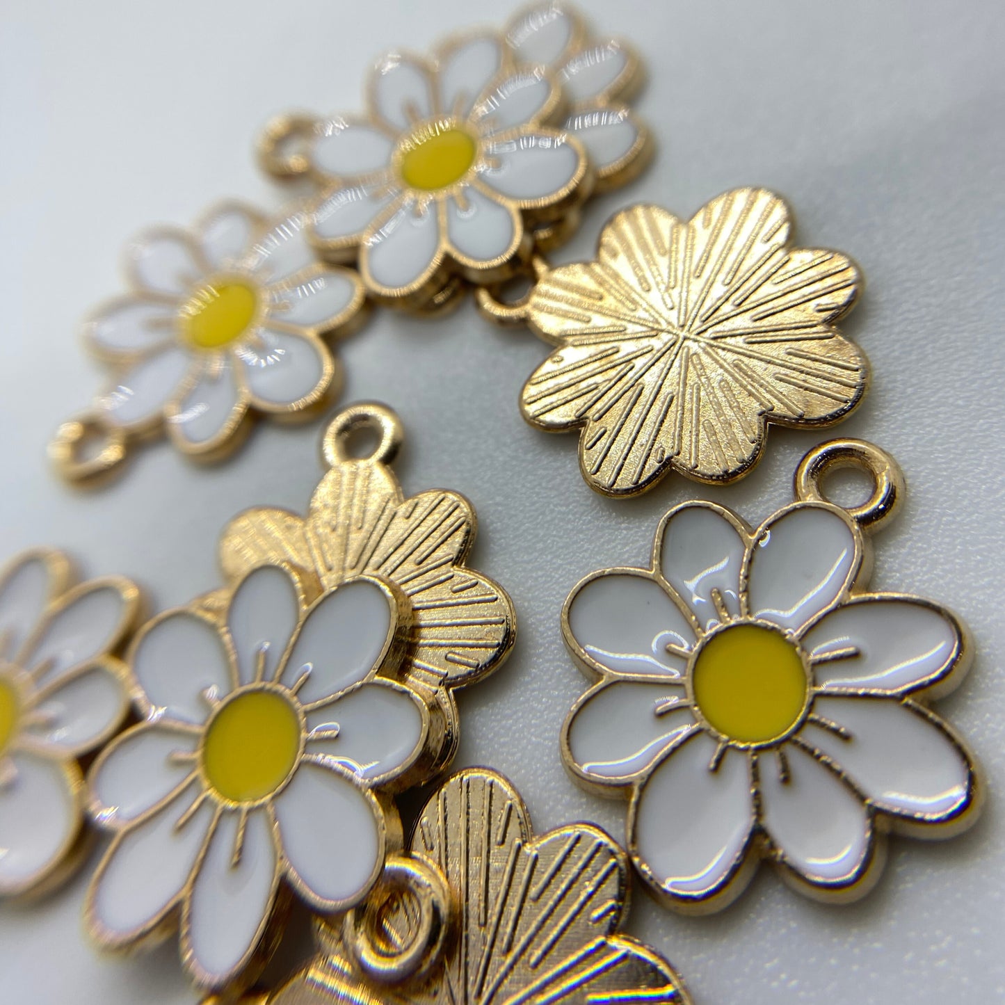 Charm Marguerite 🌼